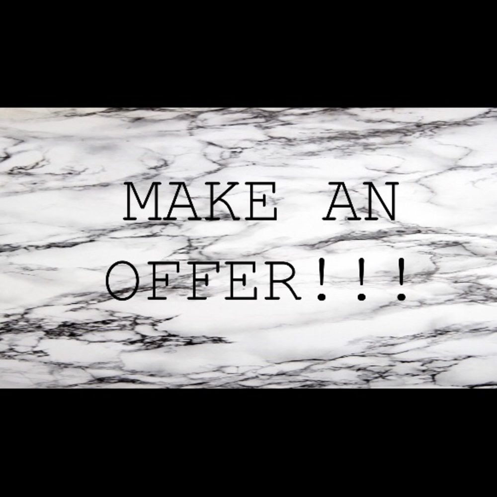MAKE AN OFFER ON MY POSH CLOSET!!!!🥳